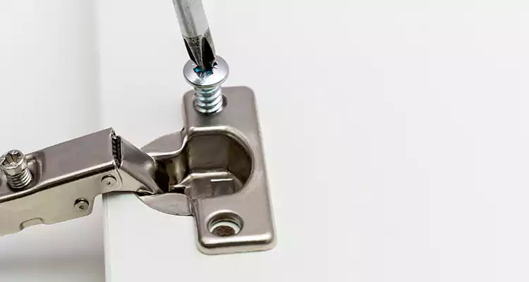 Screen Door Hinge Repair in Miami, FL