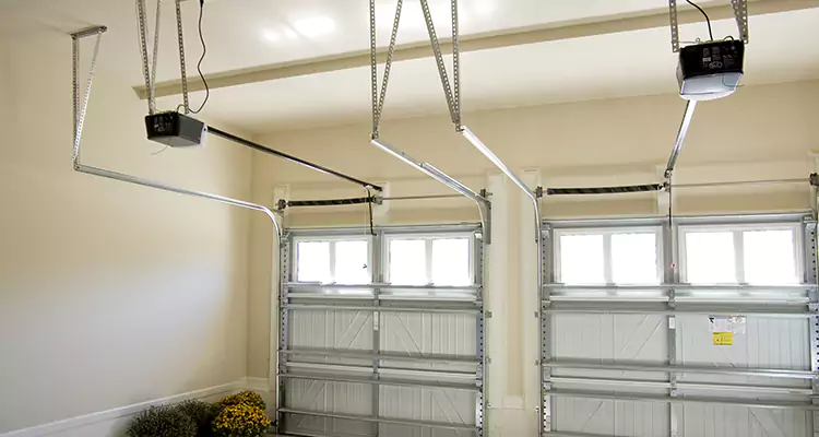 Residential Emergency Garage Door Repair in Miami, FL