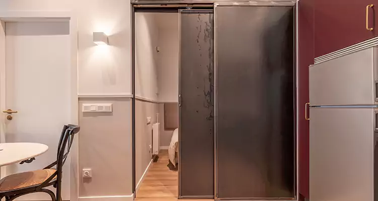 We Fix Closet Sliding Door in Miami, FL 