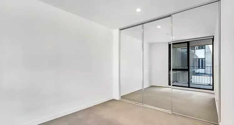 Why Homeowners Choose Us for Sliding Mirror Door Replacement in Miami, FL