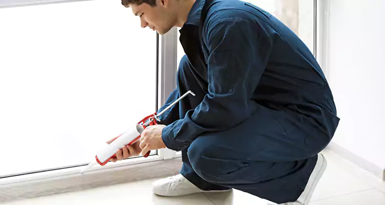Window Glass Caulk Repair in Miami, FL
