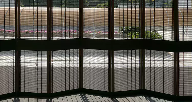 Front Screen Door Repair in Miami, FL