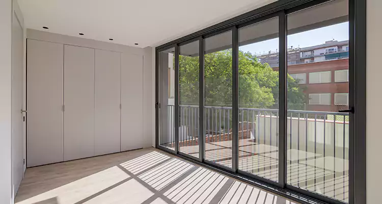 Fix Sliding Screen Door Track in Miami, FL