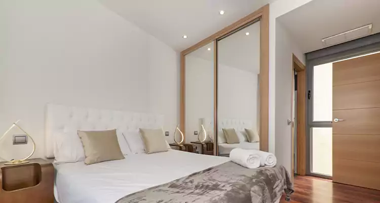 Sliding Wardrobe Door Mirror Replacement in Miami, FL